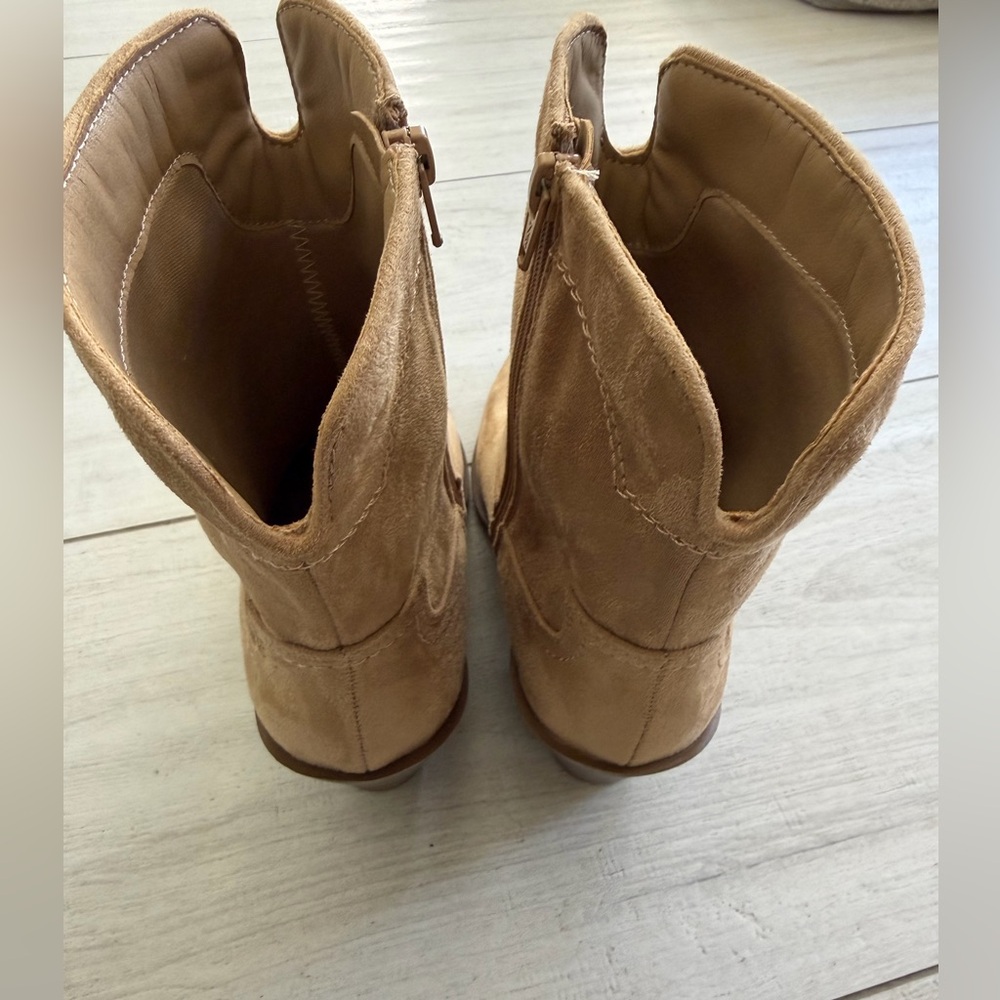 Universal Thread Tan Suede Pointed-Toe Western An… - image 4